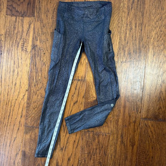 Lululemon Foil Printed Leggings with Pockets - Picture 5 of 7